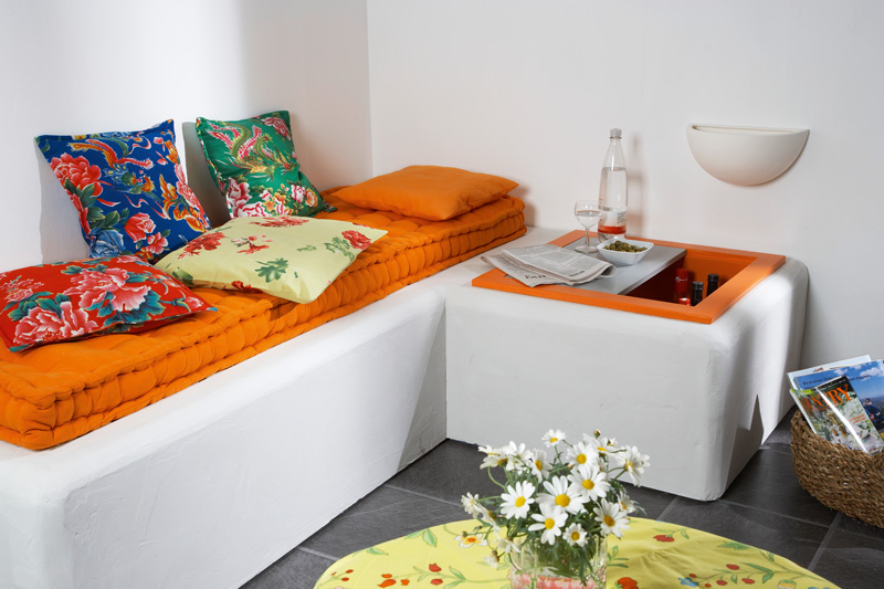 Divano-bar in cemento cellulare