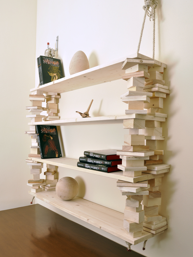 libreria appesa