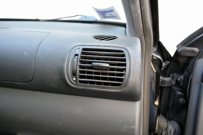 bocchetta-di-ventilazione, ventilazione , riparazione a uto, pattex. pattex riparatutto