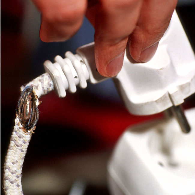 errori elettrici, errori elettricità, sicurezza elettrica, errori da evitare, sicurezza, rischio elettrico, energia elettrica