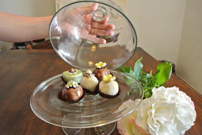 pasticcini di ceramica, come realizzare pasticcini di ceramica, modellare la creta, modellare l'argilla, ceramica
