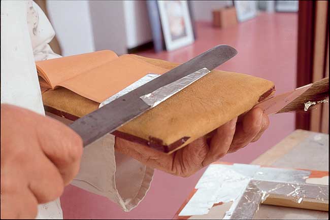coltello per foglia oro