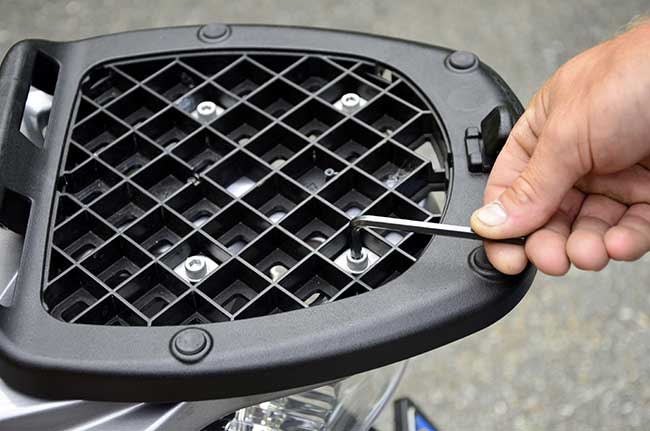 piastra porta baule scooter