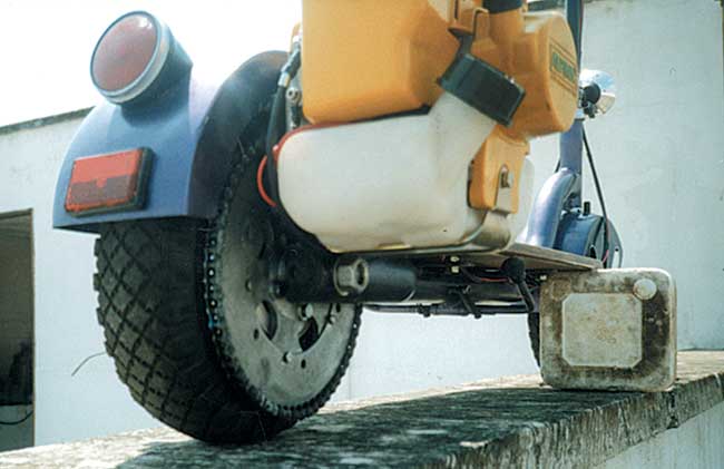 monopattino a motore autocostruito