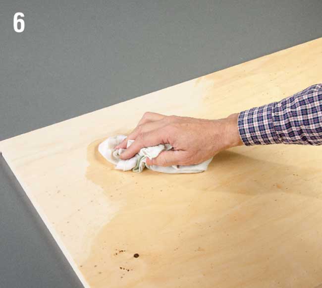 stendere olio per legno a tampone