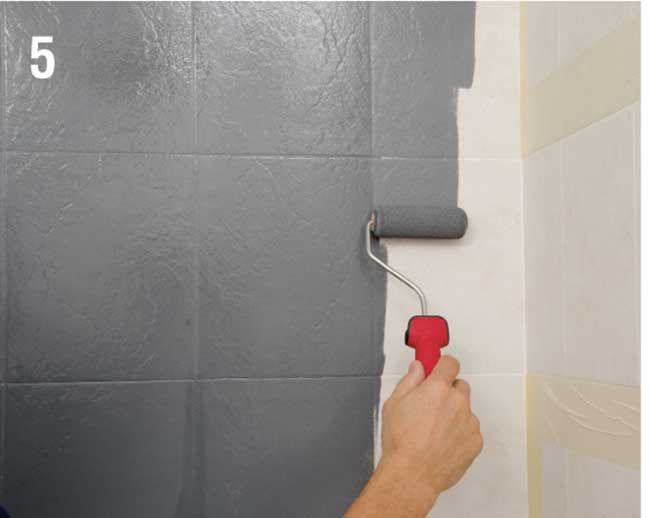 applicazione smalto per bagno all'acqua