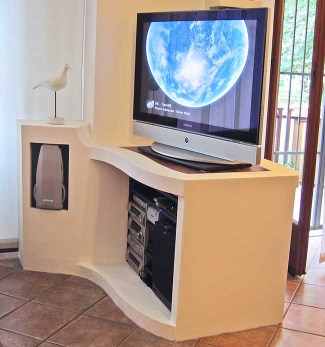 supporto per tv con cartongesso curvato