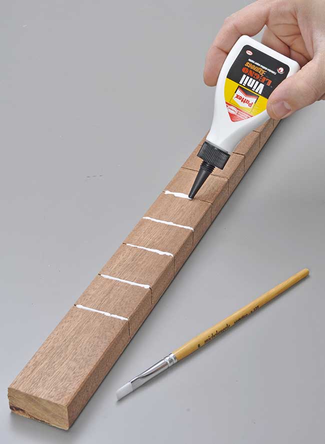piegatura con intaglio legno