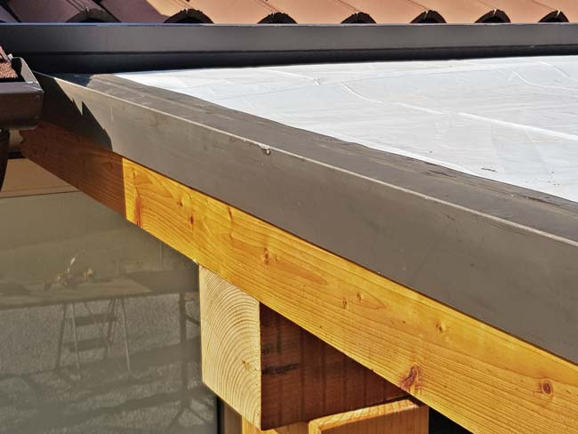 scossalina tettoia in legno