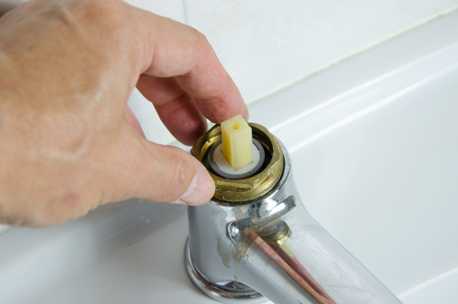 riparazione rubinetto che gocciola