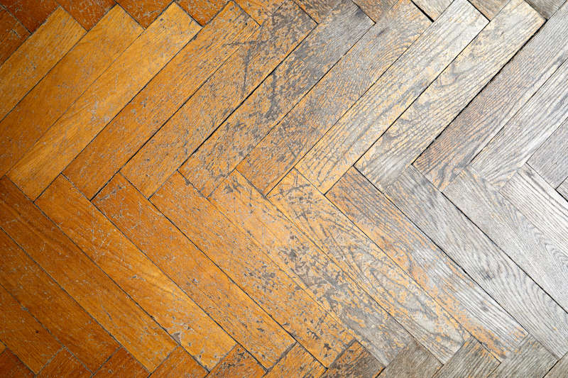 riparare parquet danneggiati