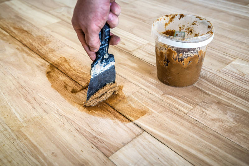 riparare parquet danneggiati