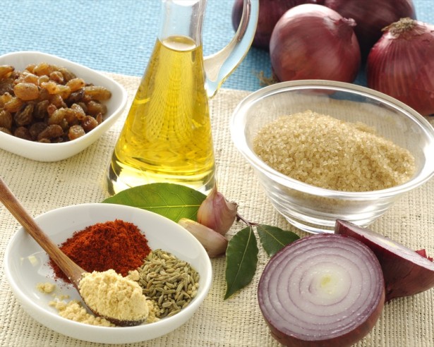 ricetta chutney di cipolle e uvetta