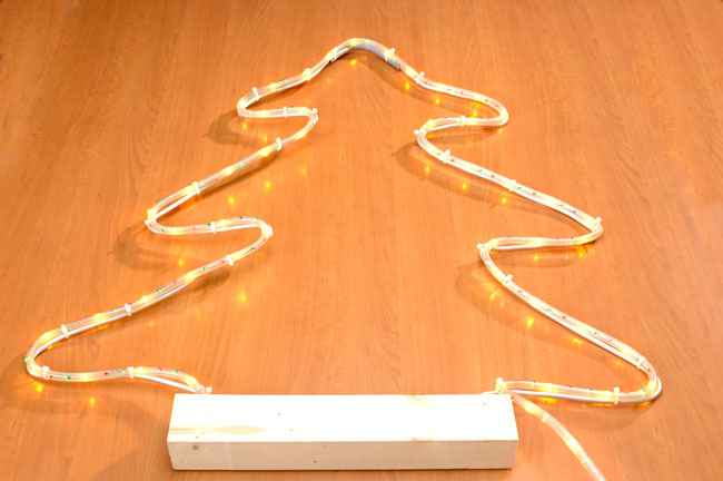 albero luminoso fai da te, albero luminoso, alberello luminoso, Luminarie natalizie fai da te, luci natalizie fai da te, luci di natale, albero luminoso fai da te