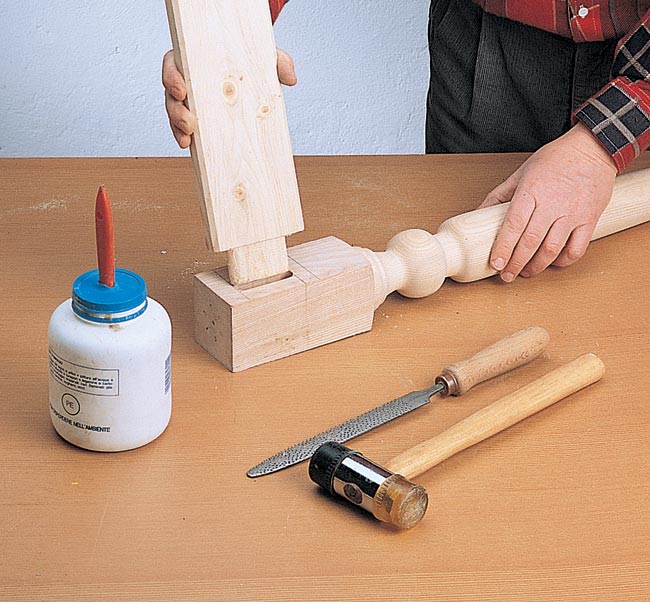 incollaggio gamba legno
