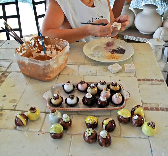 pasticcini di ceramica, come realizzare pasticcini di ceramica, modellare la creta, modellare l'argilla, ceramica